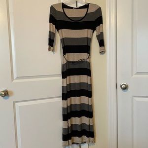 Calvin Klein striped maxi dress w/belt. Worn once.